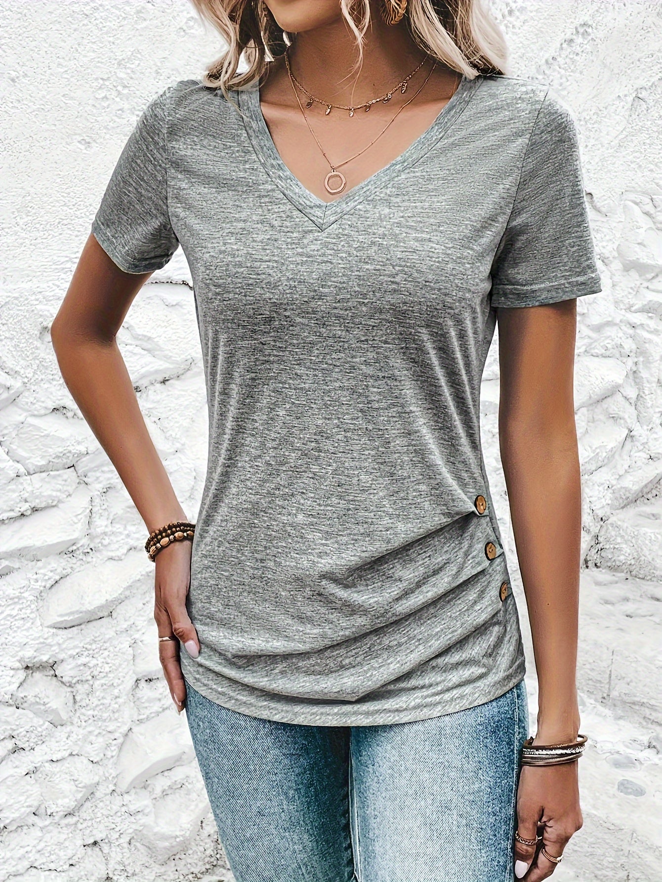 Olivia – Knopf-T-Shirt