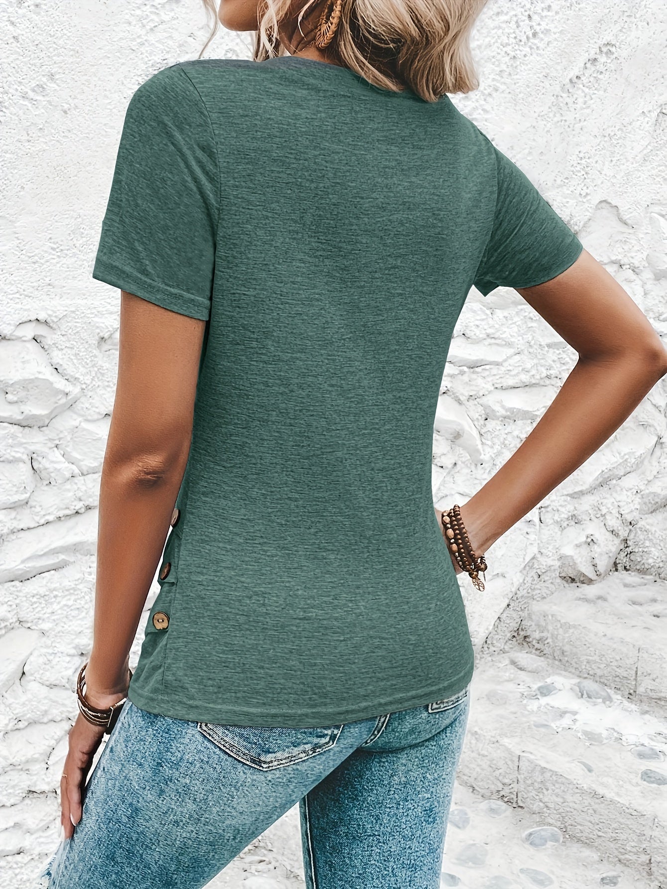 Olivia – Knopf-T-Shirt