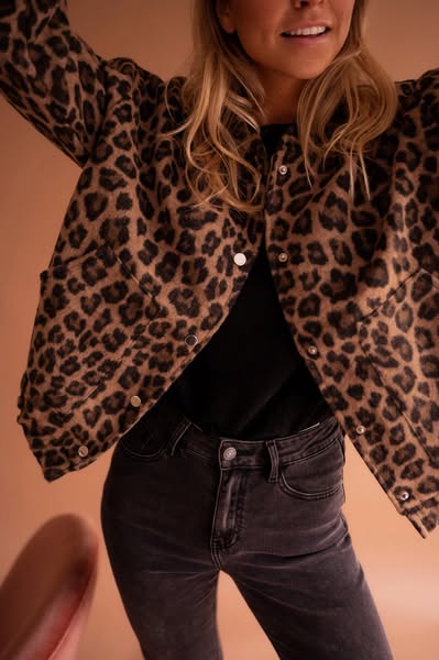Leona – Leopard Bomberjacke