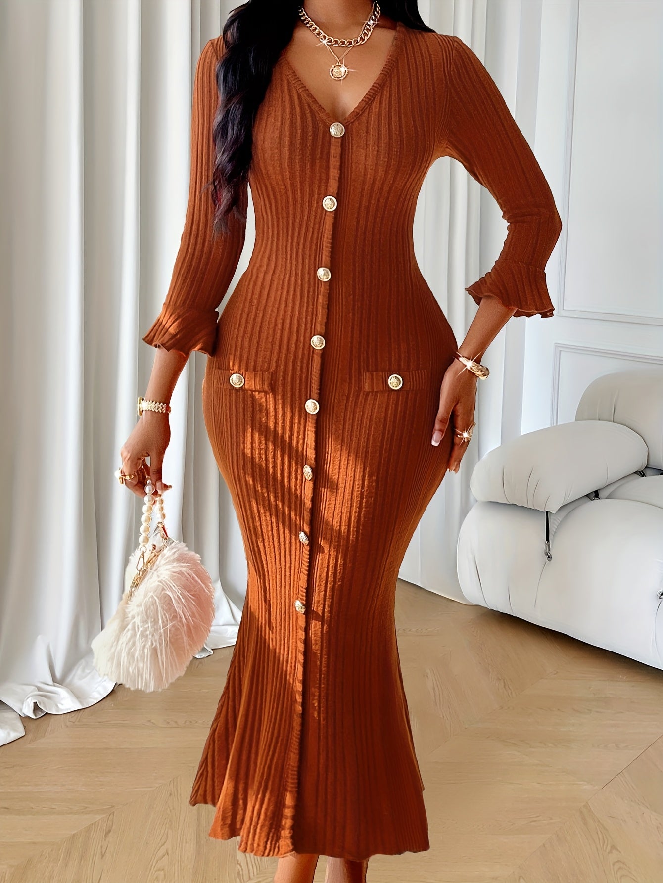 Lia – Geripptes Midi-Kleid mit Knopfleiste