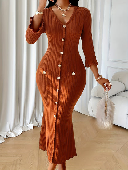 Lia – Geripptes Midi-Kleid mit Knopfleiste
